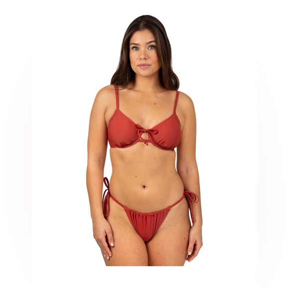 Smart & Sexy Red Underwire Bikini Set - Picture 3 of 3